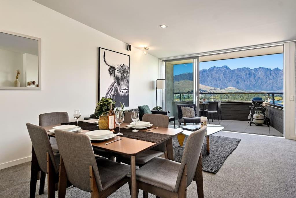 Toru - Eclectic Apartment With Delightful Lake Views Queenstown Dış mekan fotoğraf