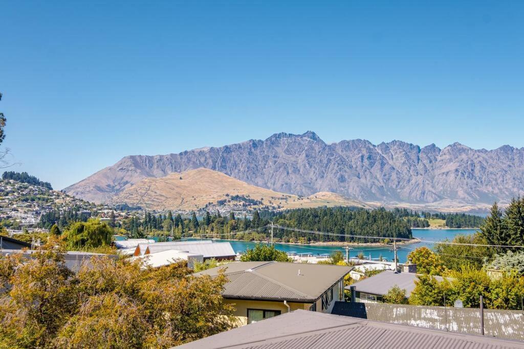 Toru - Eclectic Apartment With Delightful Lake Views Queenstown Dış mekan fotoğraf